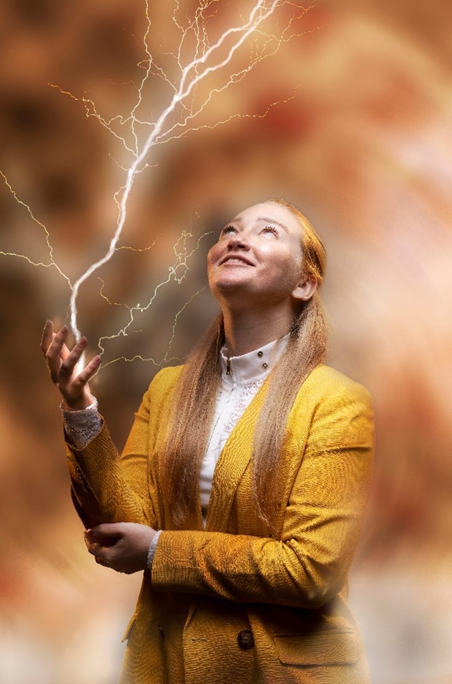 Annabel%20Steadman%20with%20flash